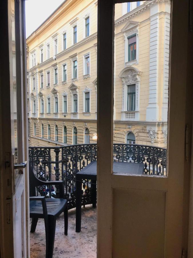 The Heart Of Budapest Albergue Exterior foto