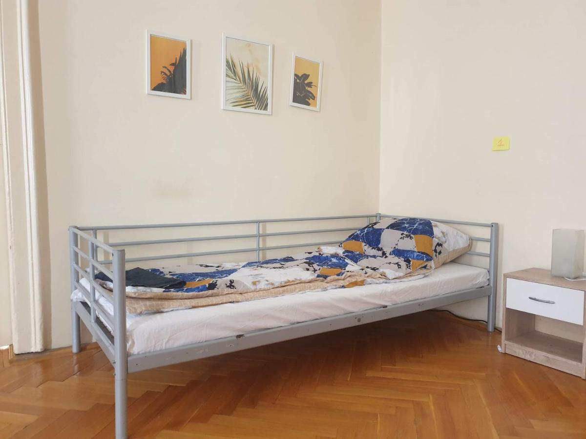 The Heart Of Budapest Albergue Exterior foto